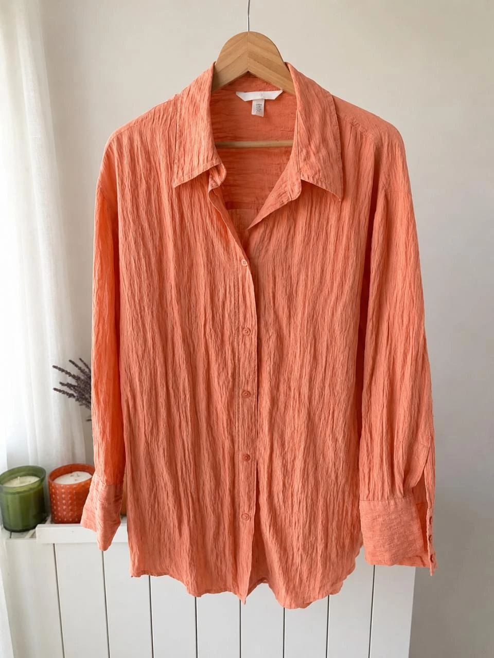 Chemise satinée effet gaufré rose corail H&M taille M